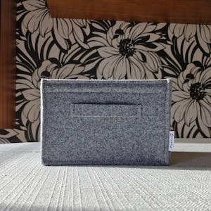 Sturdy DVD storage box, DVD felt box with two felt handles, media shelf storage and organization
