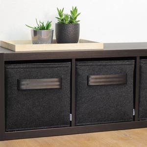 Vilten mand, plankmand van vilt met handvat van veiligheidsgordel ook geschikt voor Ikea Expedit en Kallax, maatwerk ook mogelijk