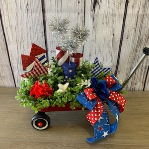 Patriotic Wagon Centerpiece: Americana 4th of July Decor