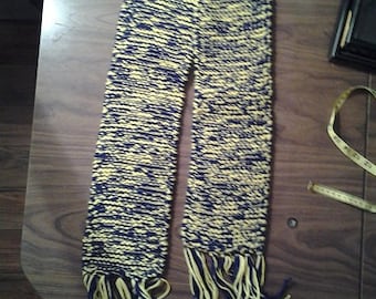 Bufanda azul marino y amarillo