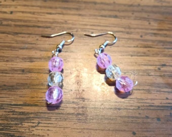 Pendientes colgantes de cuentas de color rosa pálido y claro