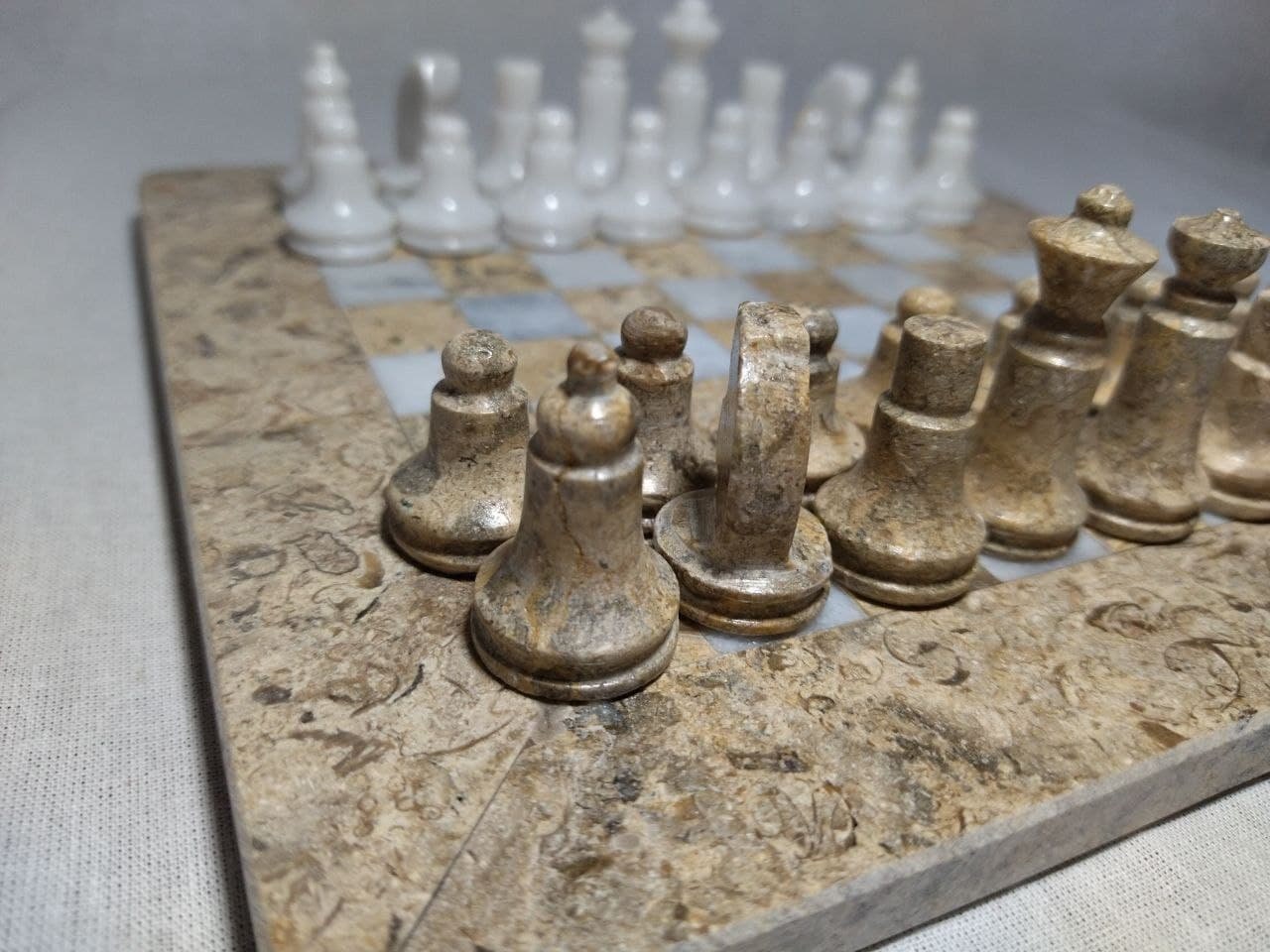 Exclusive chess set Oriental large 600140165 (gold/silver plated, marble  chessboard)