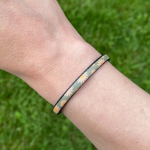 Daisy Dearest Skinny Stacker / 5mm Leather Bangle / Magnetic Clasp Bracelet / Flower Stacking Bracelet