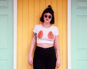 papaya or kiwi boobs crop top / white / hand-panted