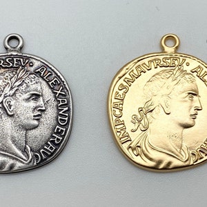 35mm x 35mm Round Double Sided Roman Coin Pendant (2 Colors Available)