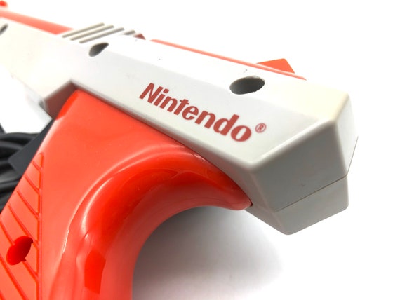 Nintendo Entertainment System NES Zapper 1985 NES-005