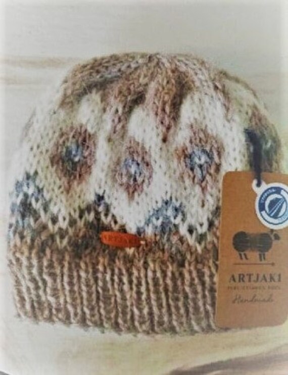 Beige Atlantic Puffin wool hat handmade/onesize out of 100% Icelandic lambs wool 