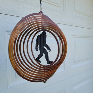 Bigfoot Windspinner, Sasquatch Geschenke, lustige Gartendekorationen, Metall Yard Kunst, Bigfoot Schilder, Yeti Dekor, Bigfoot Dekor, Sasquatch Garten