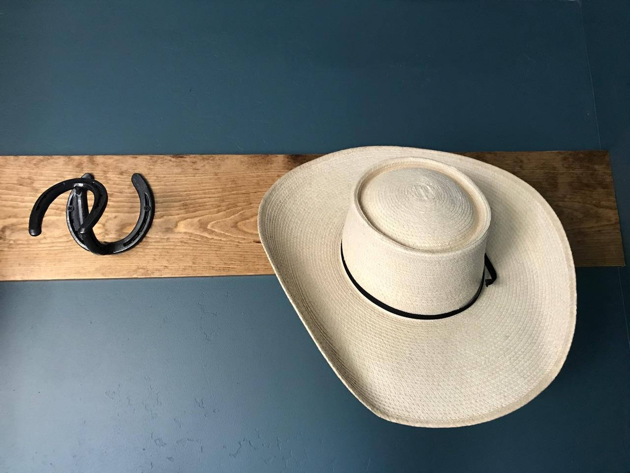 Perchero de herraduras para sombreros sale