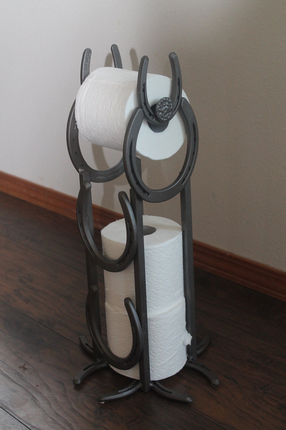 Barnyard Designs Industrial Toilet Paper Holder Stand - Rustic Vintage  Decorative Standing Toilet Roll Holder 26” x 7.5”