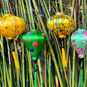 Set of 4 Vietnam silk lanterns 35cm - Mix shape and color - Personalization lanterns - Wedding lanterns decorative - Outdoor Garden lanterns