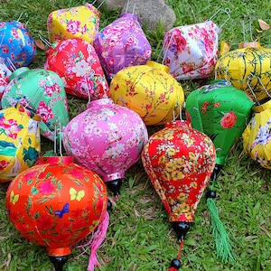Set of 16 authentic Hoi An Bamboo Flower Silk lanterns 35cm - Mix shape - Custom made for Wedding Party Decoration - Restaurant Decorative
