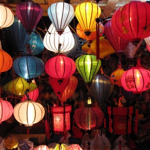 Set of 50 pcs Vietnamese Hoi An silk lanterns 35 cm for events decoration, wedding decor, garden decor, tent decor, hotel restaurant decor