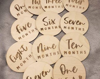 12 months Baby Milestone Cards, Wooden Milestone Signs, Monthly Photo, Baby Shower Gift, Newborn Photo Props, Baby Monthly Milestone Markers