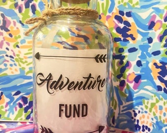 Travel Fund Aufkleber, Geldglas Vinyl nur, Reisegeschenke, Reisende Geschenke, Abenteuergelder, Spardose, Sparschwein, Sparglas, Abenteuer erwartet