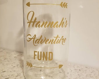 Benutzerdefiniertes Reiseglas, Geldglas Vinyls, benutzerdefinierte Reisegeschenke, Reisende Geschenke, Abenteuergelder, benutzerdefinierte Spargläser, Abenteuer erwartet, EtsyLds