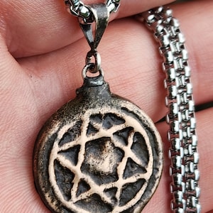 Starożytny naszyjnik z wisiorkiem w kształcie monety z brązu w kształcie gwiazdy Dawida: Maroko Falus, srebro próby 925