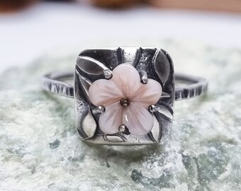 Floral Ring, Pink Flower Ring, Statement Ring, Stackable Ring, Pink Mother of Pearl Flower Ring, Dainty Flower Ring, US 8, Mother's Day Gift