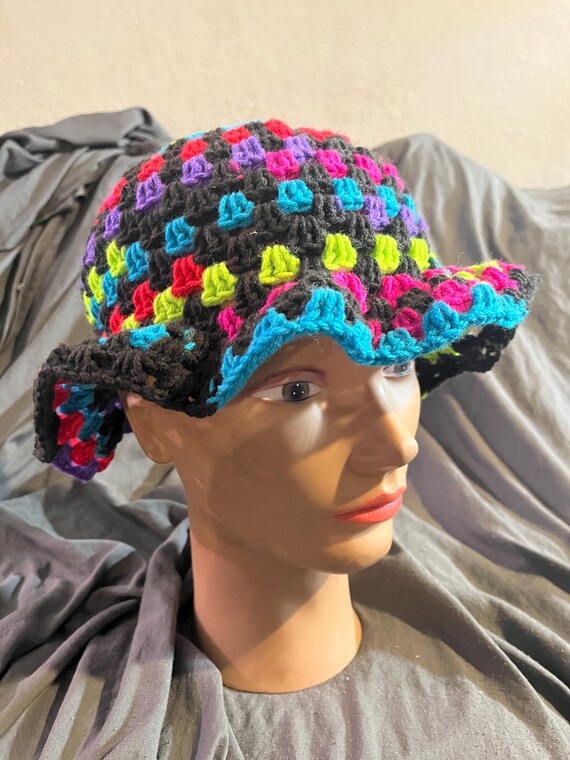 Crochet Granny Stitch Bucket Hat, Neon Lights - Etsy display picture 3