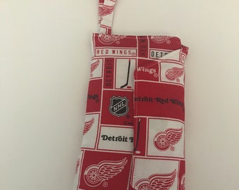 The Champion: Cell Phone Wallet (Licensed Detroit Red Wings Fabric)