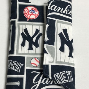 The Batter Up: Cell Phone Wallet New York Yankees Print image 1