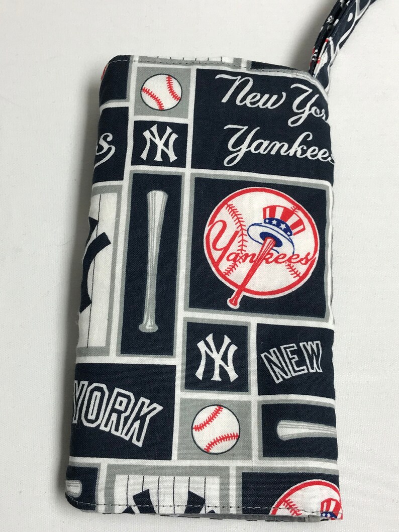 The Batter Up: Cell Phone Wallet New York Yankees Print image 2