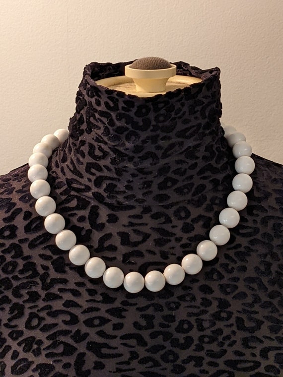 Classic 1980's Plastic White Ball Beaded Necklace