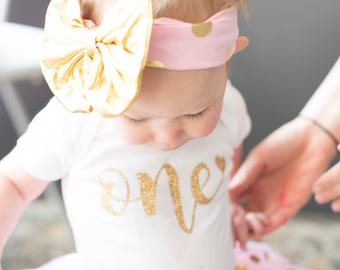 First Birthday Outfit Girl, 1st Birthday Girl Outfit, Baby Girl 1st Birthday Outfit, Cake Smash Outfit Girl, Gold One with Heart 002