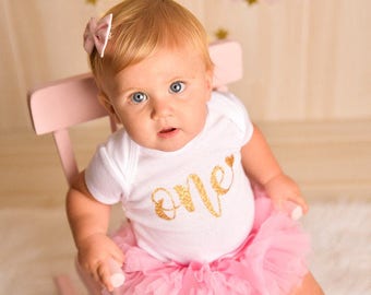 One with a Heart 1st Birthday Girl Bodysuit, First Bday Outfit, 12 18 24 Months, Short or Long Sleeve Gold Glitter, Cake Smash Outfit 002