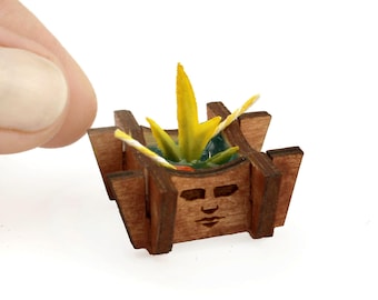 Cuenco azul de fiesta hawaiano a escala 1:12 en recipiente con figura de tiki - Decoración moderna en miniatura hecha a mano