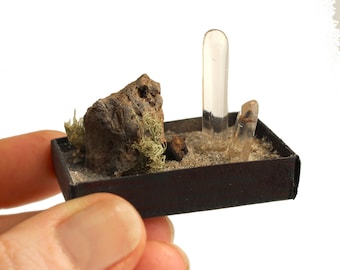 Tabletop Zen Garden w/ Crystal Points - Miniature Modern decor