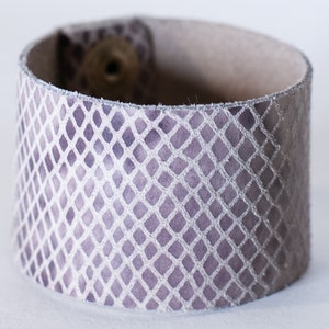 Handmade leather cuff, leather bracelet, elegant leather cuff, leather wristband, design cuff, unique leather band, gift idea for her