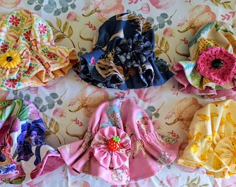 Reversible handmade Mason Jar Toppper/Bonnet/Top for jam jar or sour starter.  Pretty cotton fabric.  Available now.
