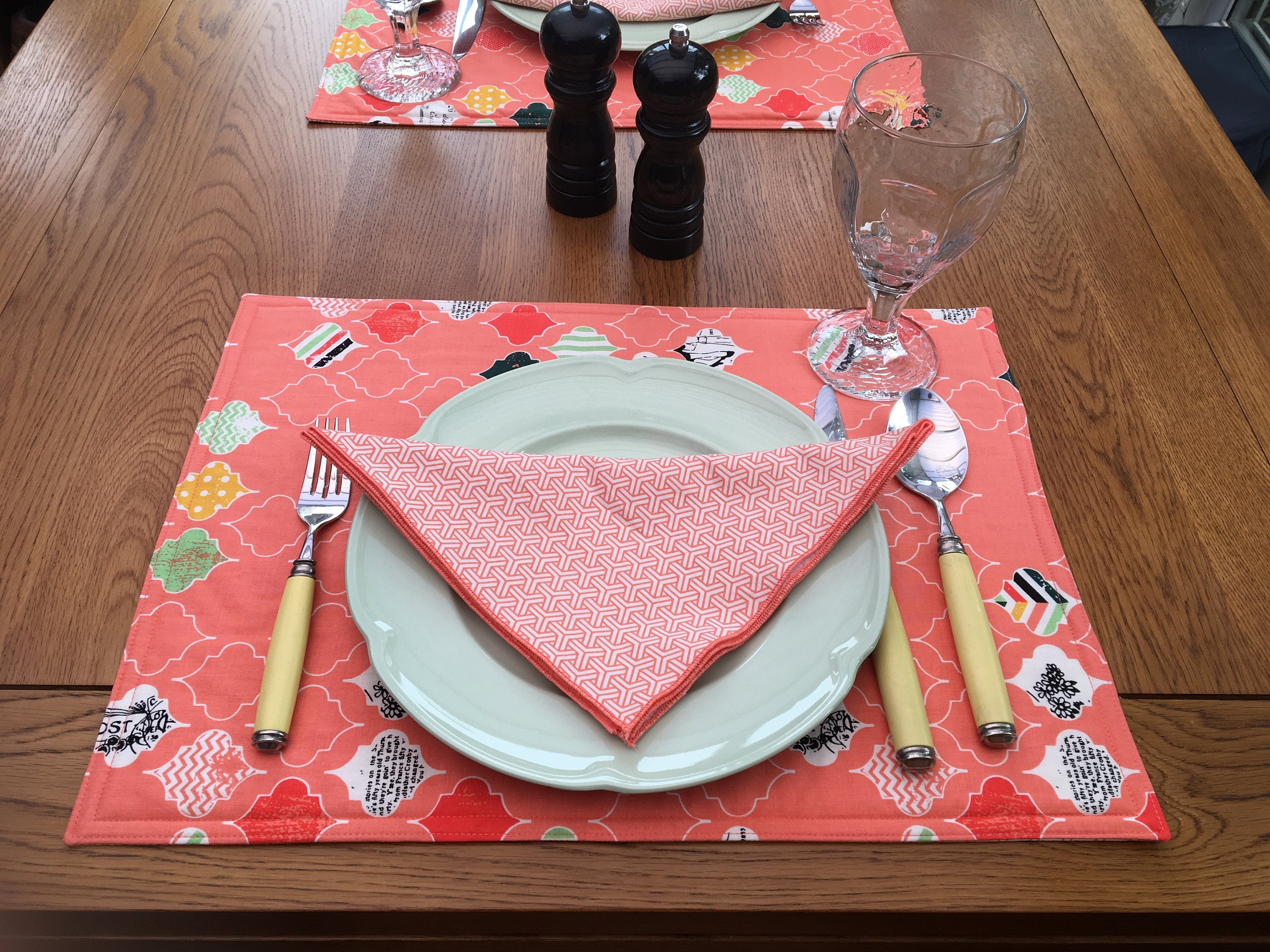 Set of 6 fabric reversible placemats and matching napkins Etsy