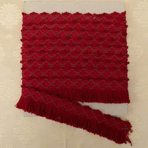 2,5 metri di finiture con frange in cotone rosso lampone vintage