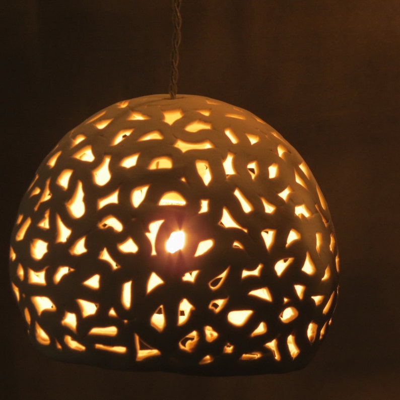 4 Ceiling Lighting Chandelier .Pendant Lighting. Hanging Pendants. Hanging Lampshades. Ceiling lamps.