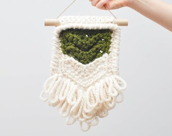 Chevron • Wall Hanging (SMALL) • Crochet Chunky Knit • Colour: OLIVE + VANILLA