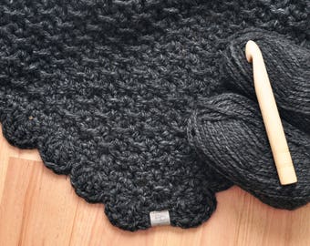 Marshmallow • Throw • Crochet Chunky Knit • Colour: CHARCOAL