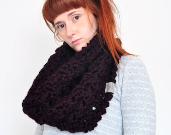 Cloud • Cowl • Crochet Chunky Knit • Colour: BLACKBERRY