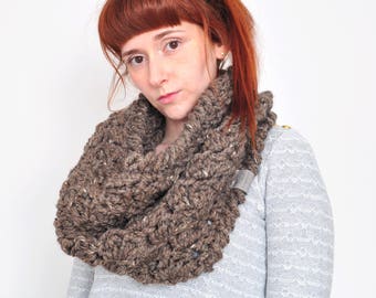 Cloud • Cowl • Crochet Chunky Knit • Colour: COCOA