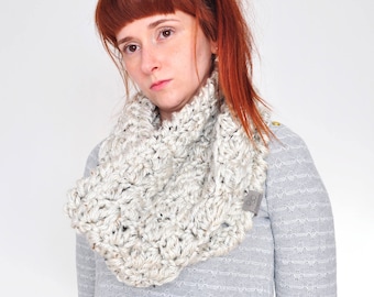 Cloud • Cowl • Crochet Chunky Knit • Colour: COCONUT