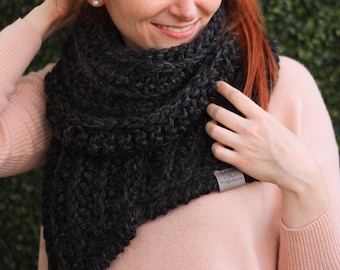 Fern • Open-Ended Scarf • Crochet Chunky Knit • Colour: CHARCOAL