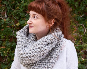 Pebble • Cowl • Crochet Chunky Knit • Colour: EARL GREY