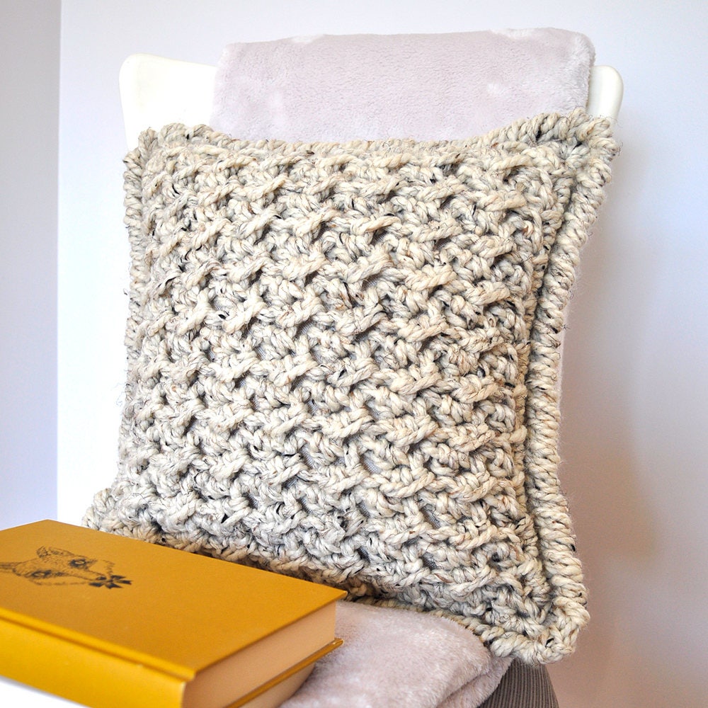 Marshmallow ⢠Cushion ⢠Crochet Chunky Knit ⢠Colour: OATMEAL