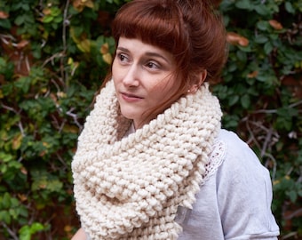 Pebble • Cowl • Crochet Chunky Knit • Colour: VANILLA