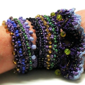 Tutorial, Pattern, Viola, colourful, crochet, beaded, cuff bracelet, crochet tutorial, beading tutorial, jewelry tutorial image 4
