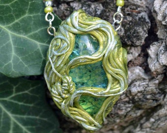 Handmade pendant, green pendant, polymer clay pendant, glass stone jewellery, magic pendant, gift for her, nature inspired, elven jewellry