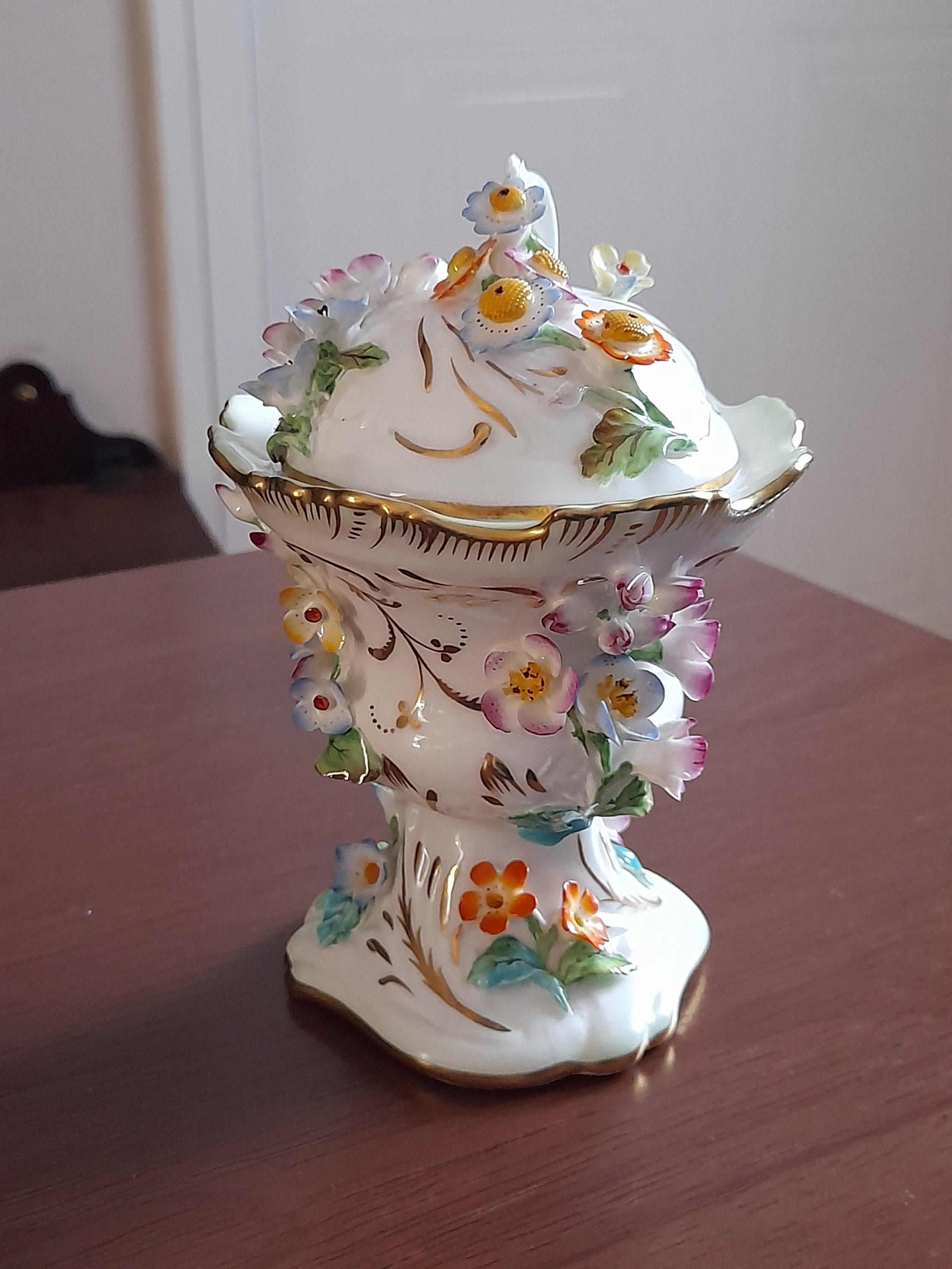 VINTAGE – COALBROOKDALE by COALPORT Flower Encrusted Lidded Pot