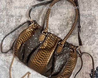 Sac en cuir de python fait main : sac à main en peau de serpent noir avec bandoulière en chaîne
