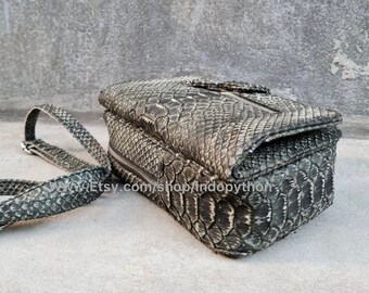 Bolso de piel de pitón hecho a mano: Monedero unisex de piel de serpiente marrón